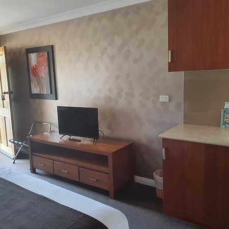 The Aston Motel Tamworth Room photo