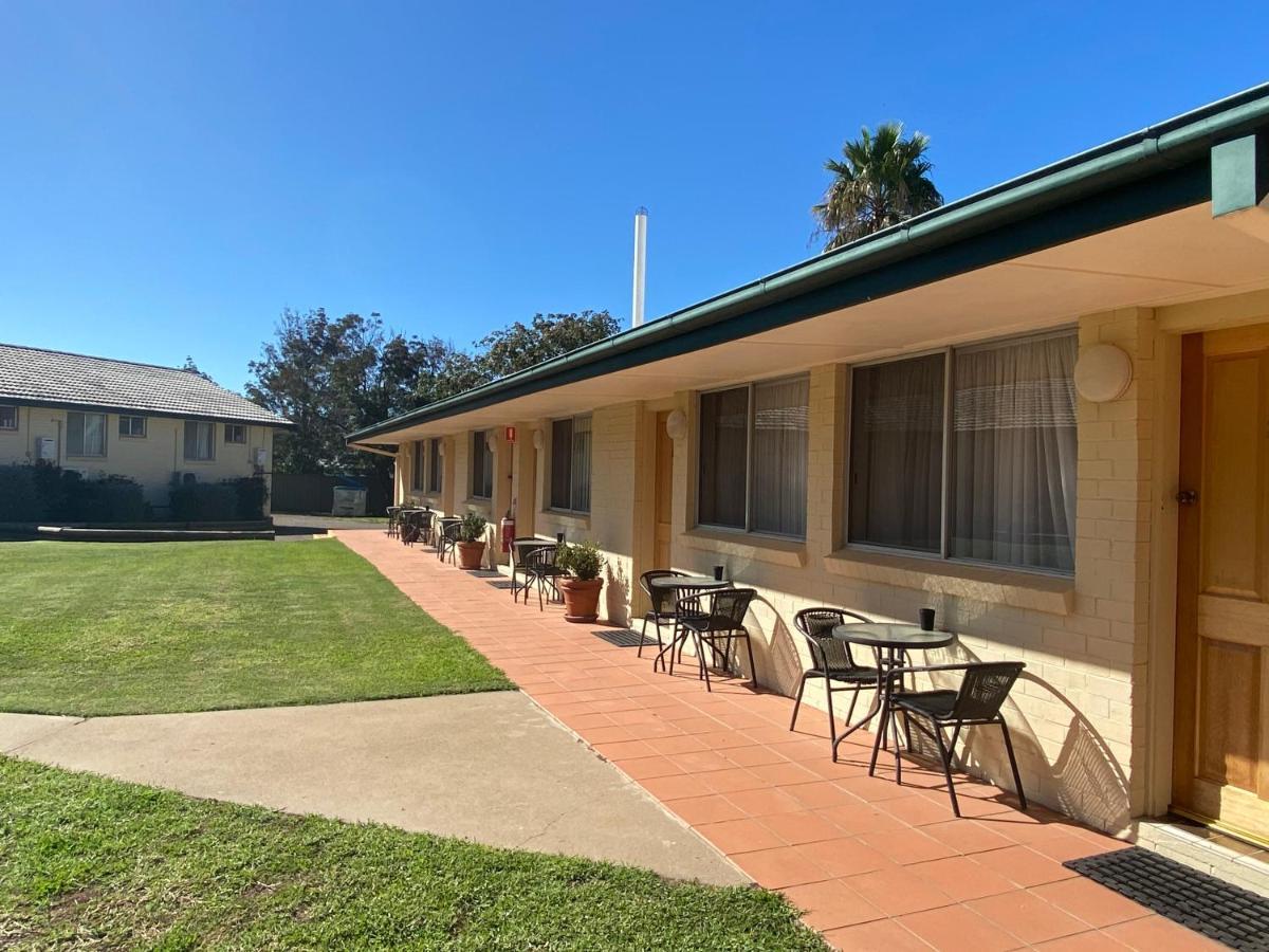 The Aston Motel Tamworth Exterior photo