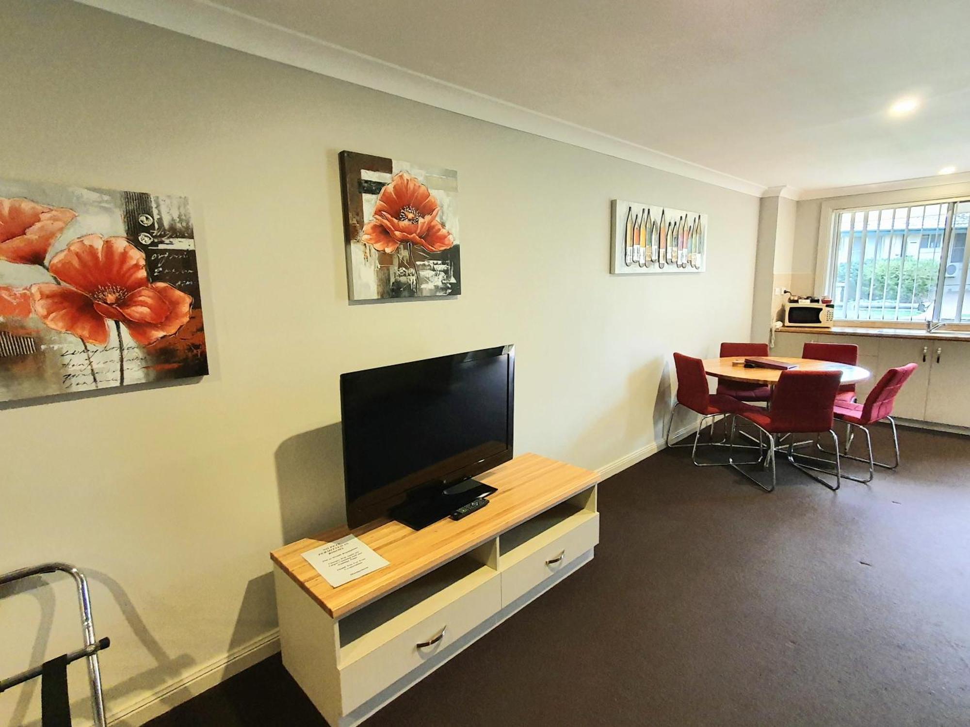 The Aston Motel Tamworth Room photo