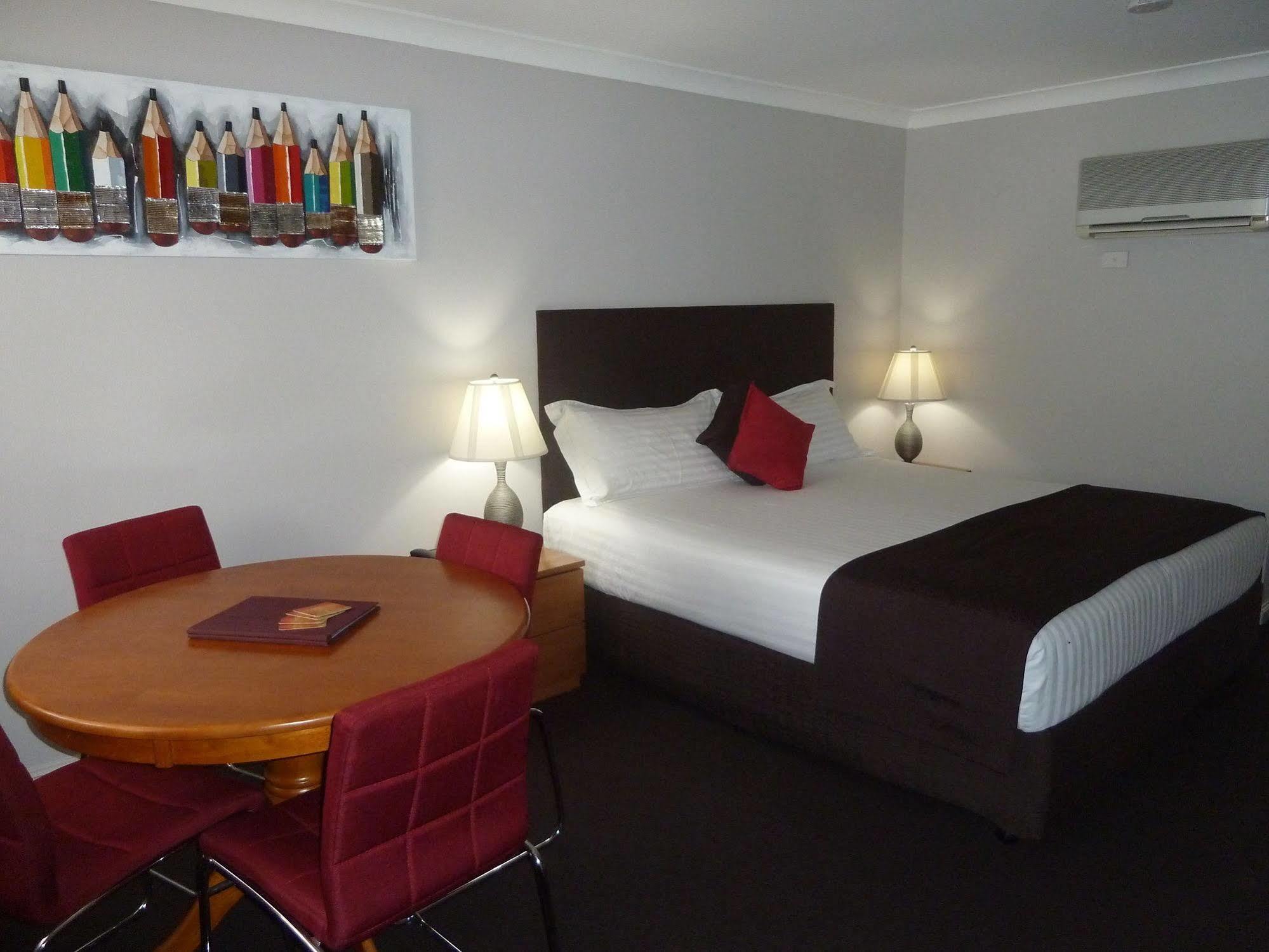 The Aston Motel Tamworth Exterior photo