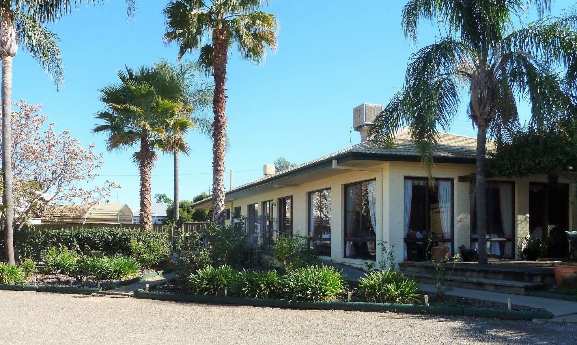The Aston Motel Tamworth Exterior photo